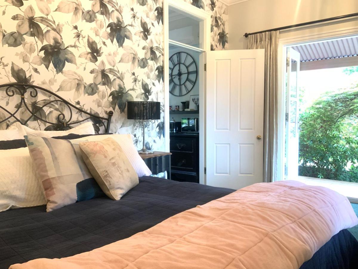 Pool Queen Bedroom * Arcadia